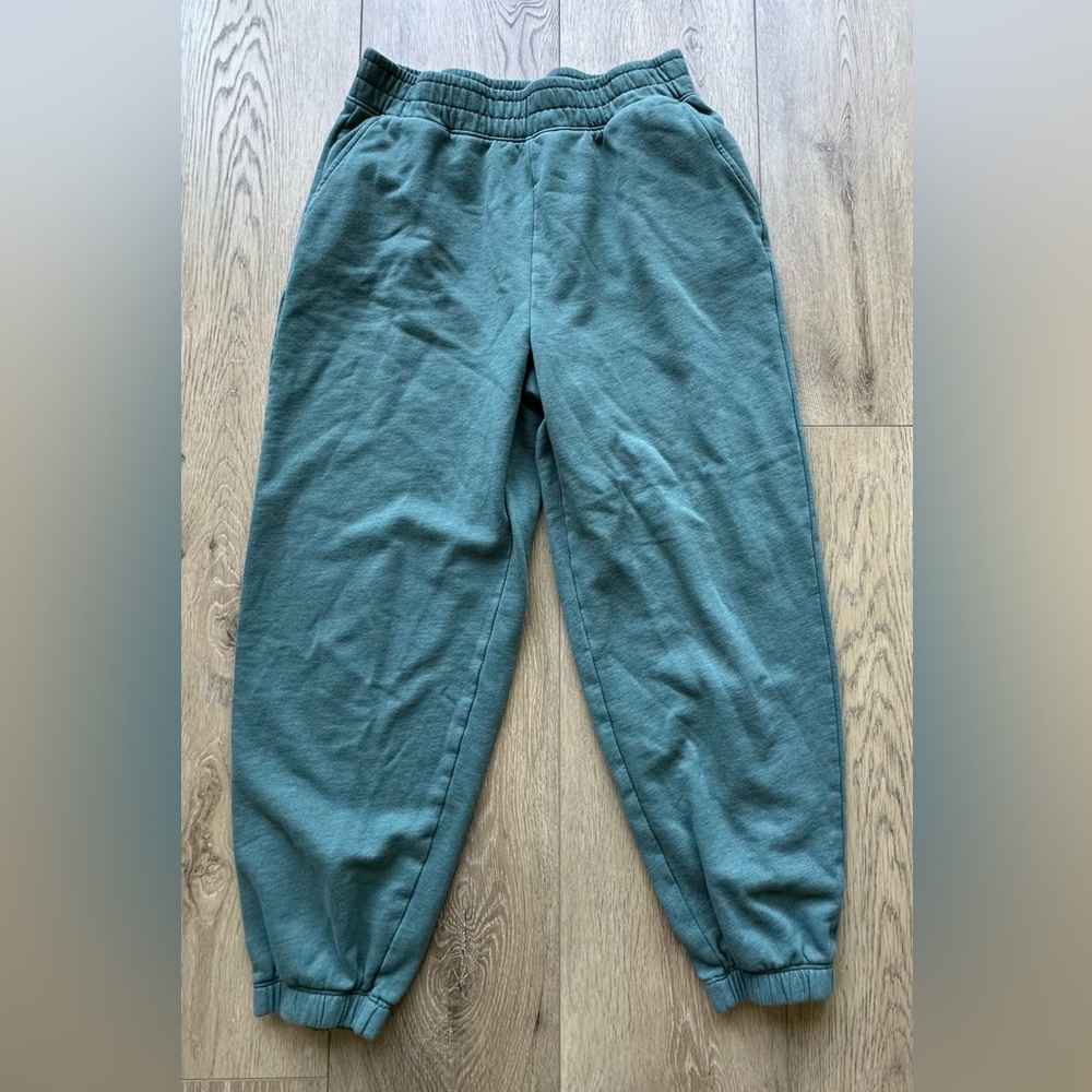 American Eagle Outfitters Women’s Green Joggers Size Medium